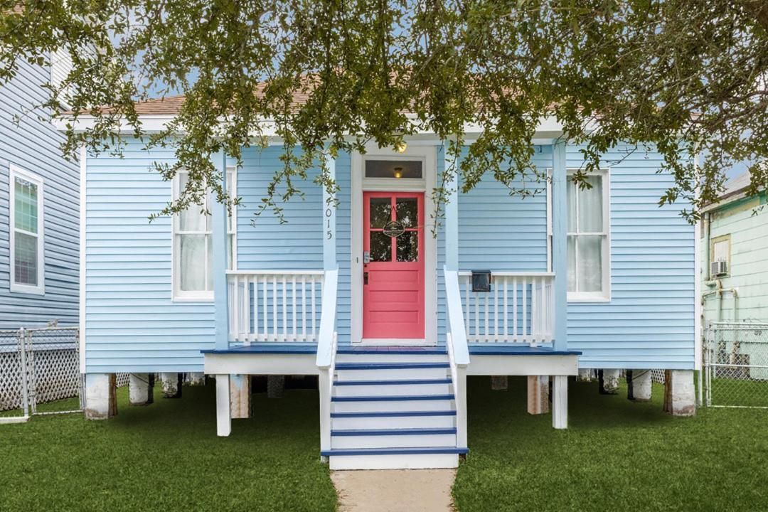 Cozy Sea Breeze Bungalow - 2 Mins To The Beach ガルベストン エクステリア 写真